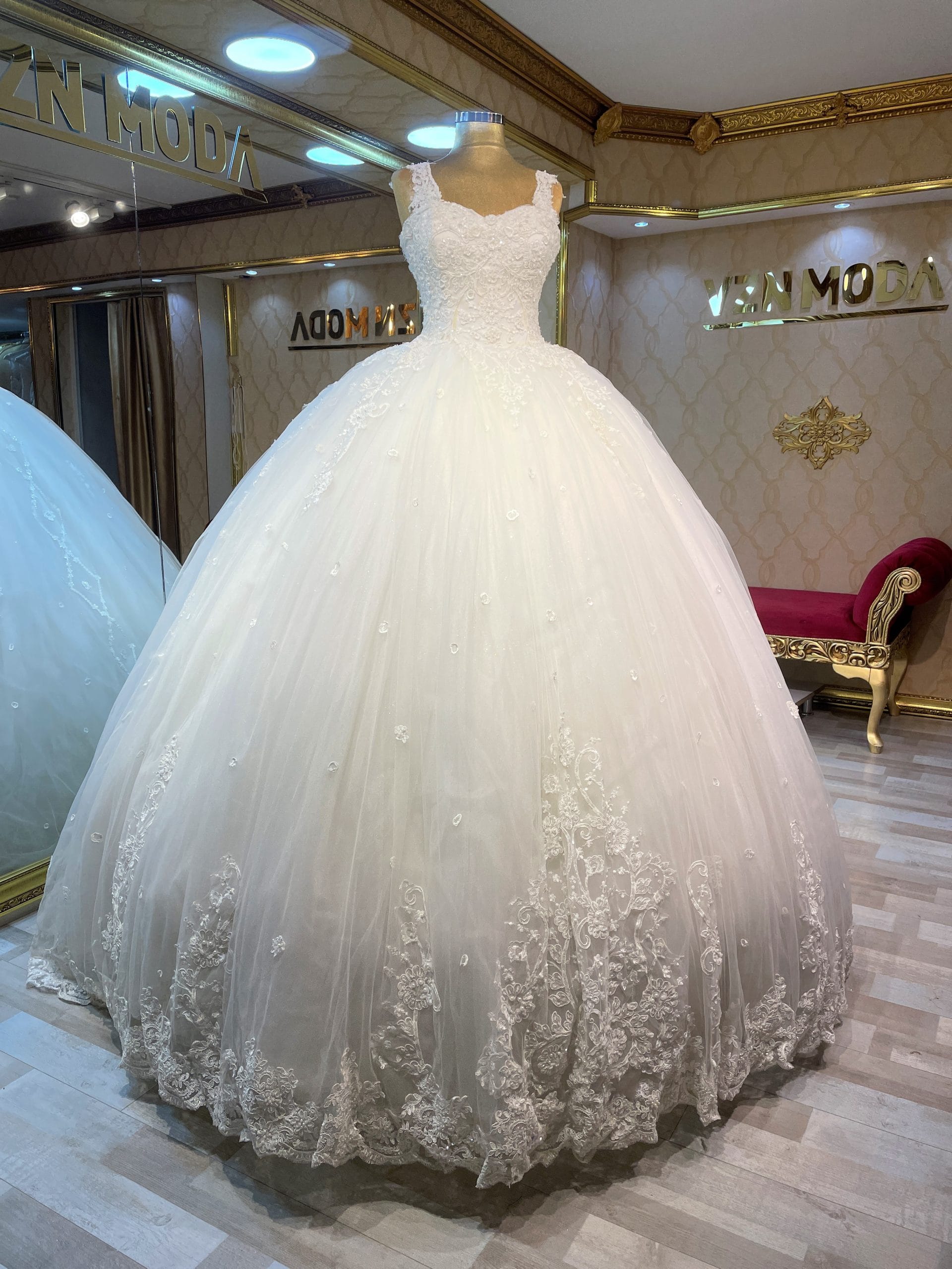 Ferah Model Prenses Kabarık Gelinlik