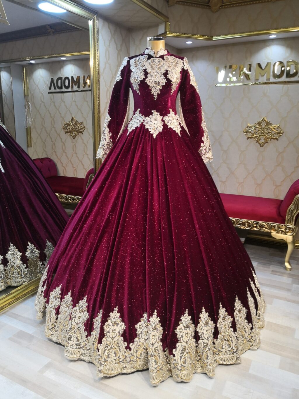 Sultan Model Bordo Tesettür Kadife Kınalık