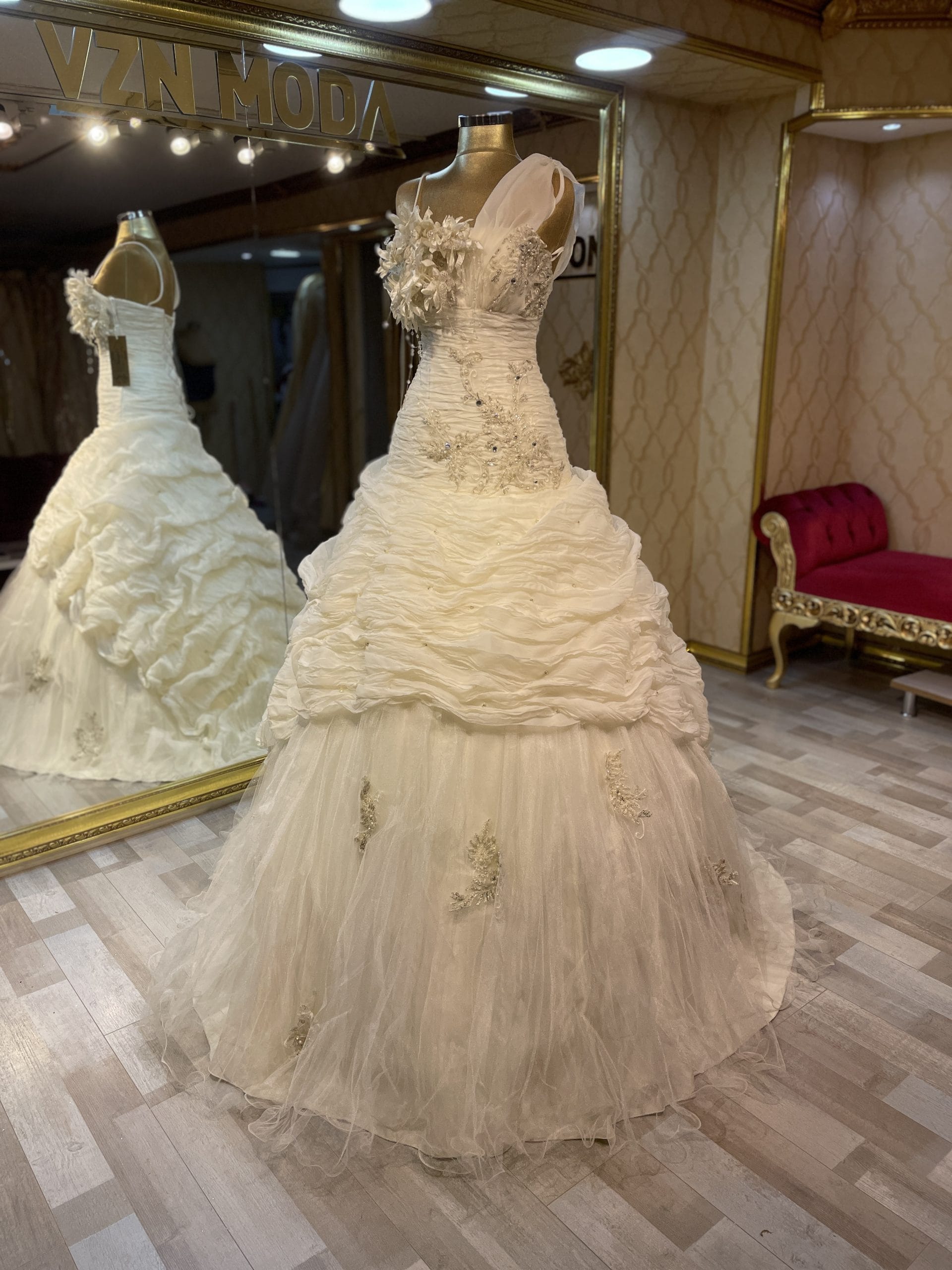 Işık Model Yarım Balık İndirimli Gelinlik - Görsel 2