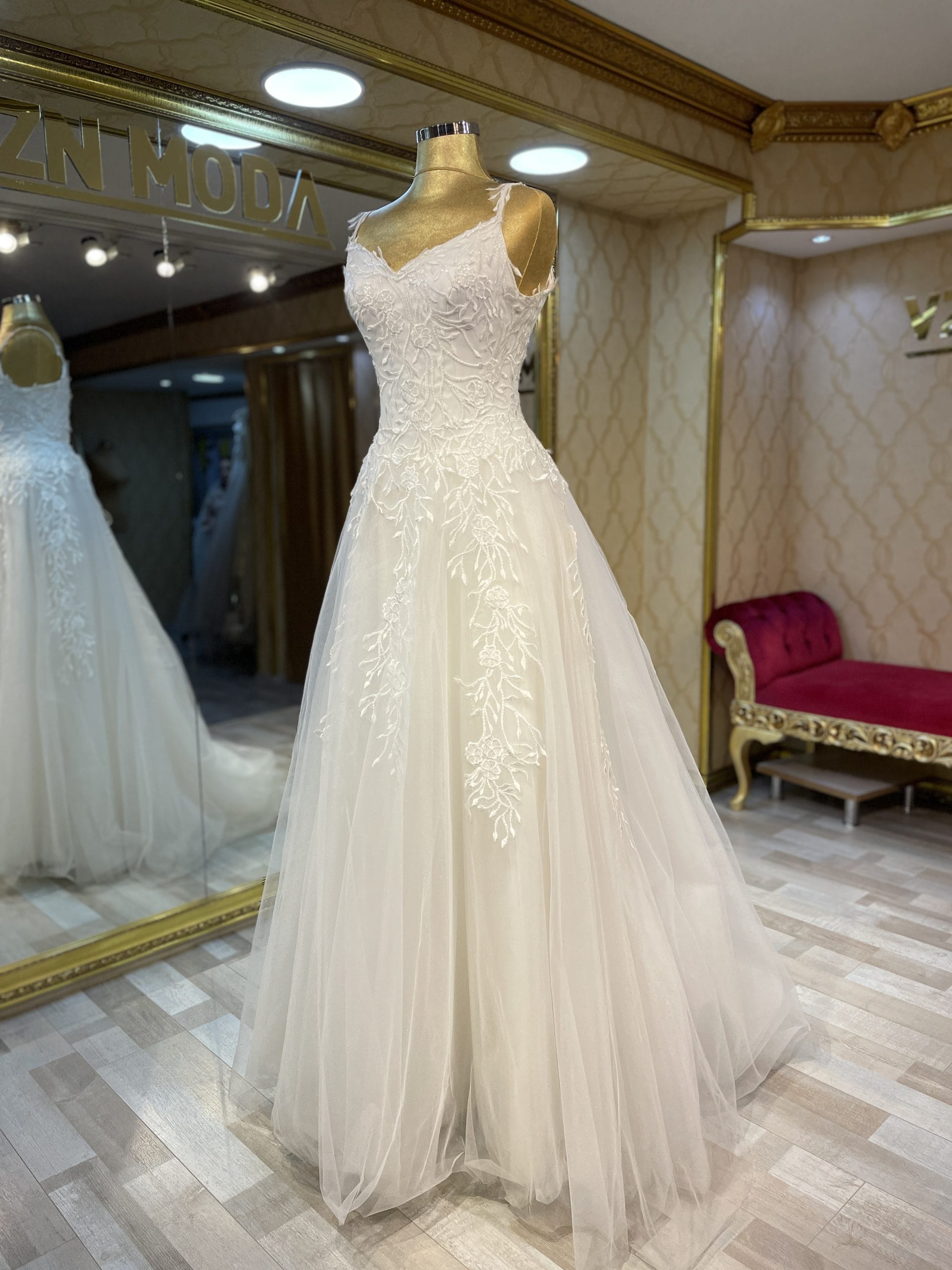 Lara Model Dantel Detaylı Helen Gelinlik - Görsel 2