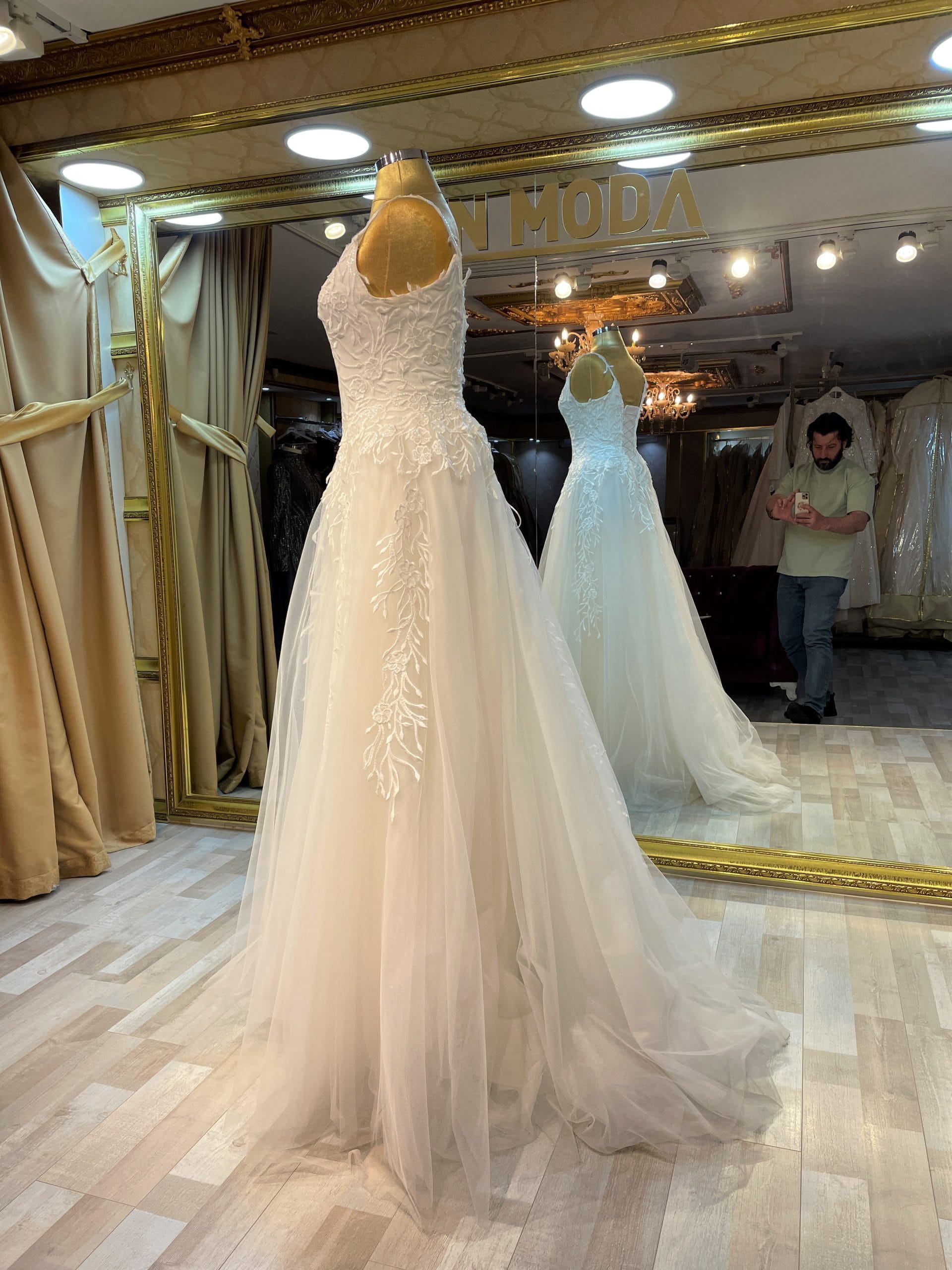 Lara Model Dantel Detaylı Helen Gelinlik - Görsel 3