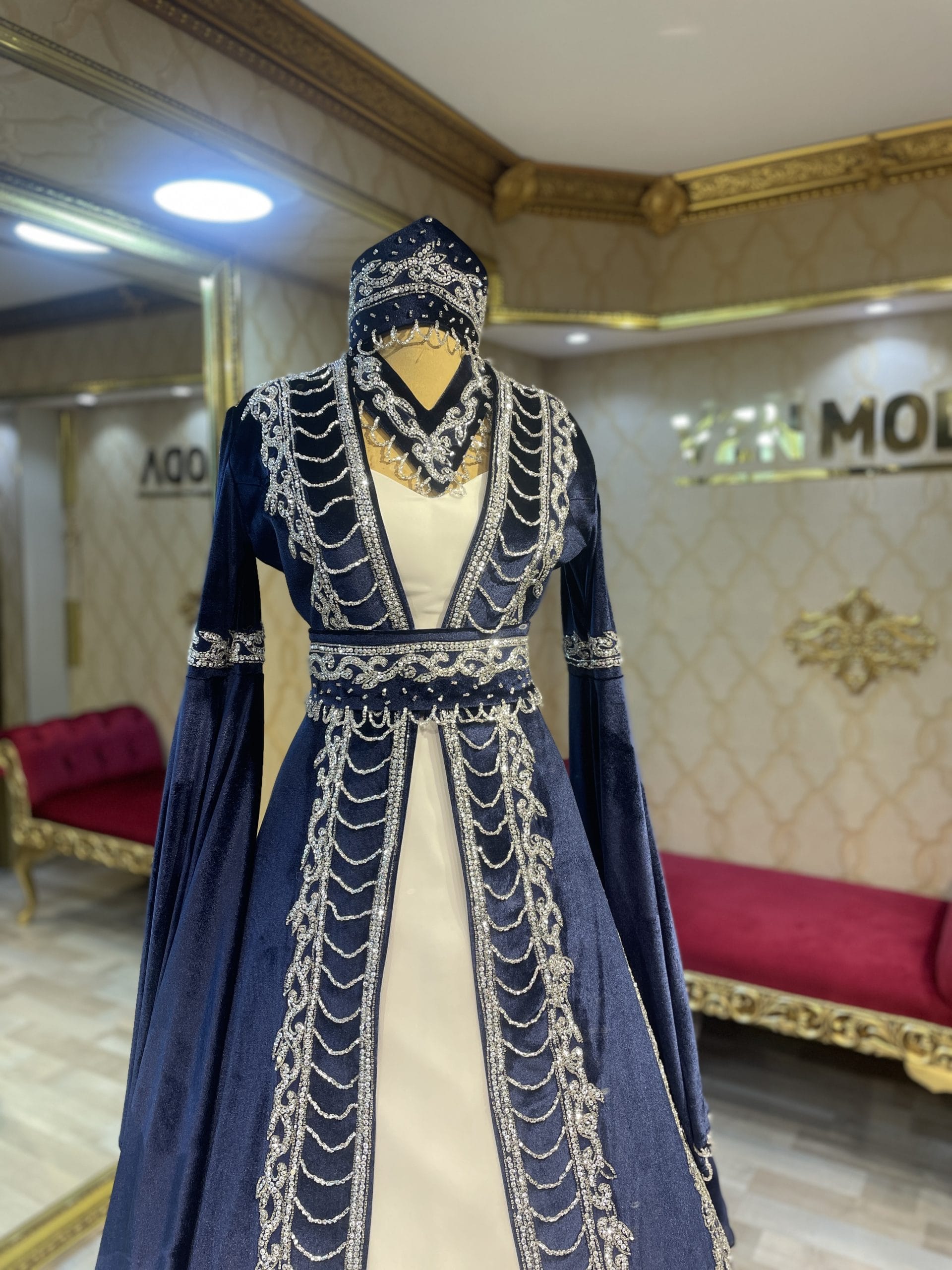 Ahu İşlemeli Lacivert Kaftan Kınalık - Görsel 3